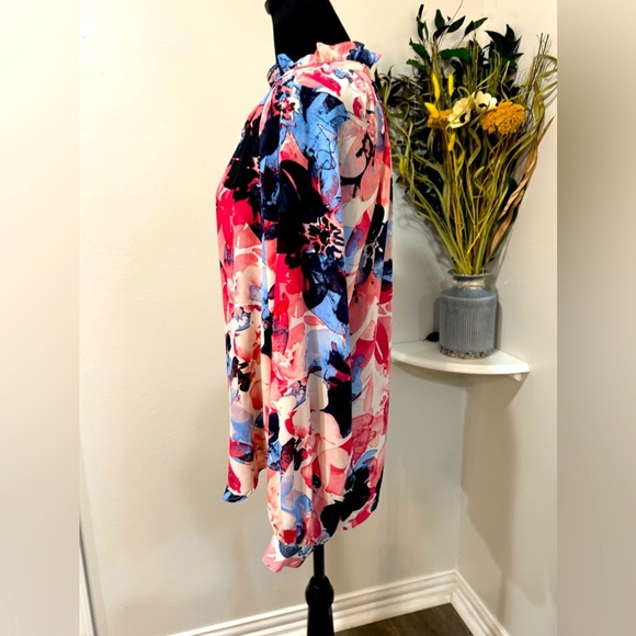 Jones New York Women’s Floral Button-Down ruffle collar Blouse, Size Medium - Picture 6 of 13